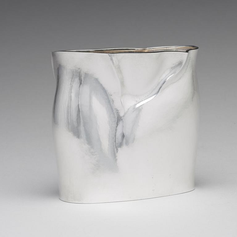 Olle Ohlsson, a sterling silver vase, Stockholm 1982.