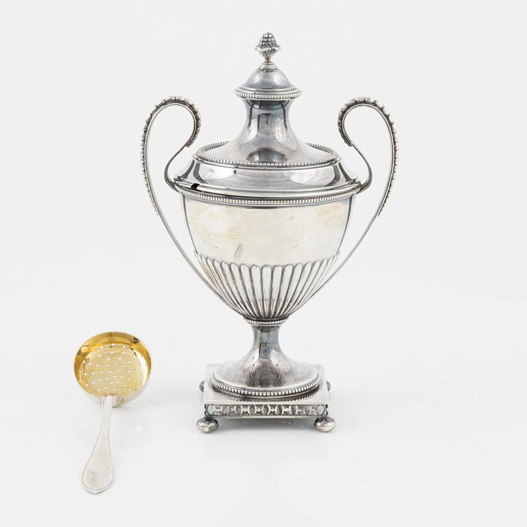 Sockerskål, silver, Gustaviansk stil, K. Andersson, Stockholm 1898.