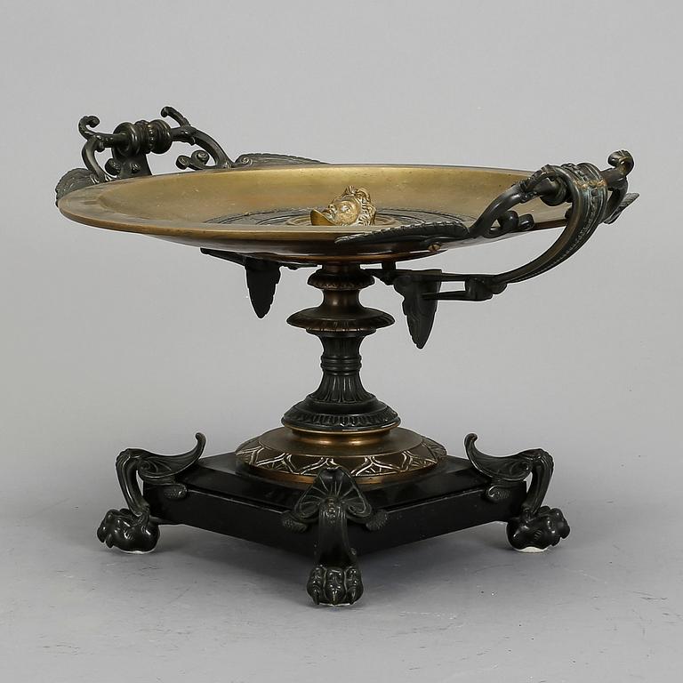 TAZZA, brons och onyx. Empirestil, 1800-talets slut.