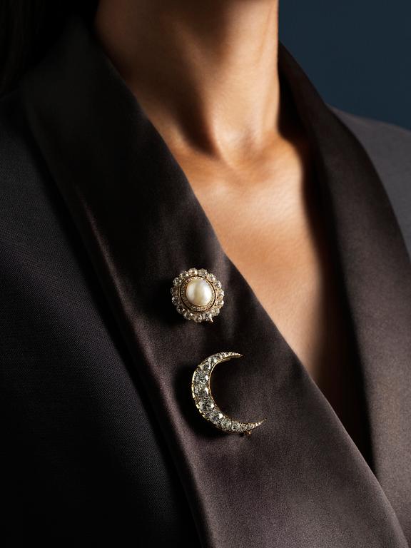 Brosch/hänge i form av månskära, 14K guld med gammalslipade diamanter, St. Petersburg, Ryssland.