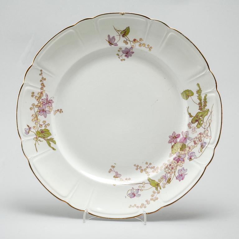 MATSERVIS, 49 delar, opakgods, "Viola", Gustavsberg, tillverkad 1895-1930.