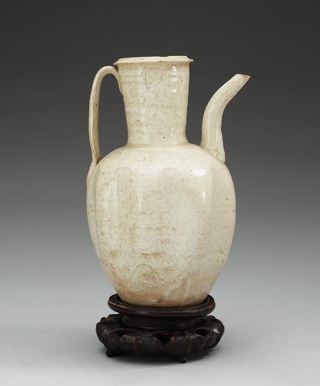 A white glazed ewer, Song dynasty (960-1279).