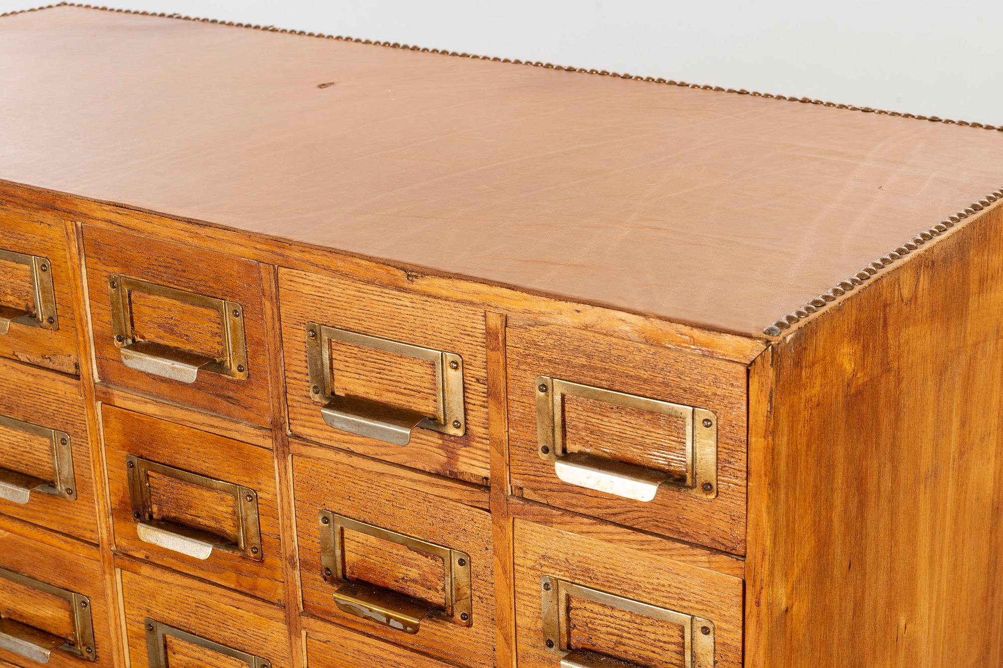 ARKIVSKÅP 1900-talets andra hälft.