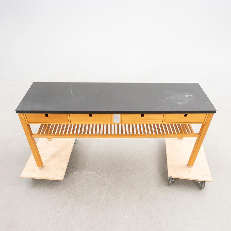 Kerstin Olby, Sideboard, "Limousine" modern tillverkning.