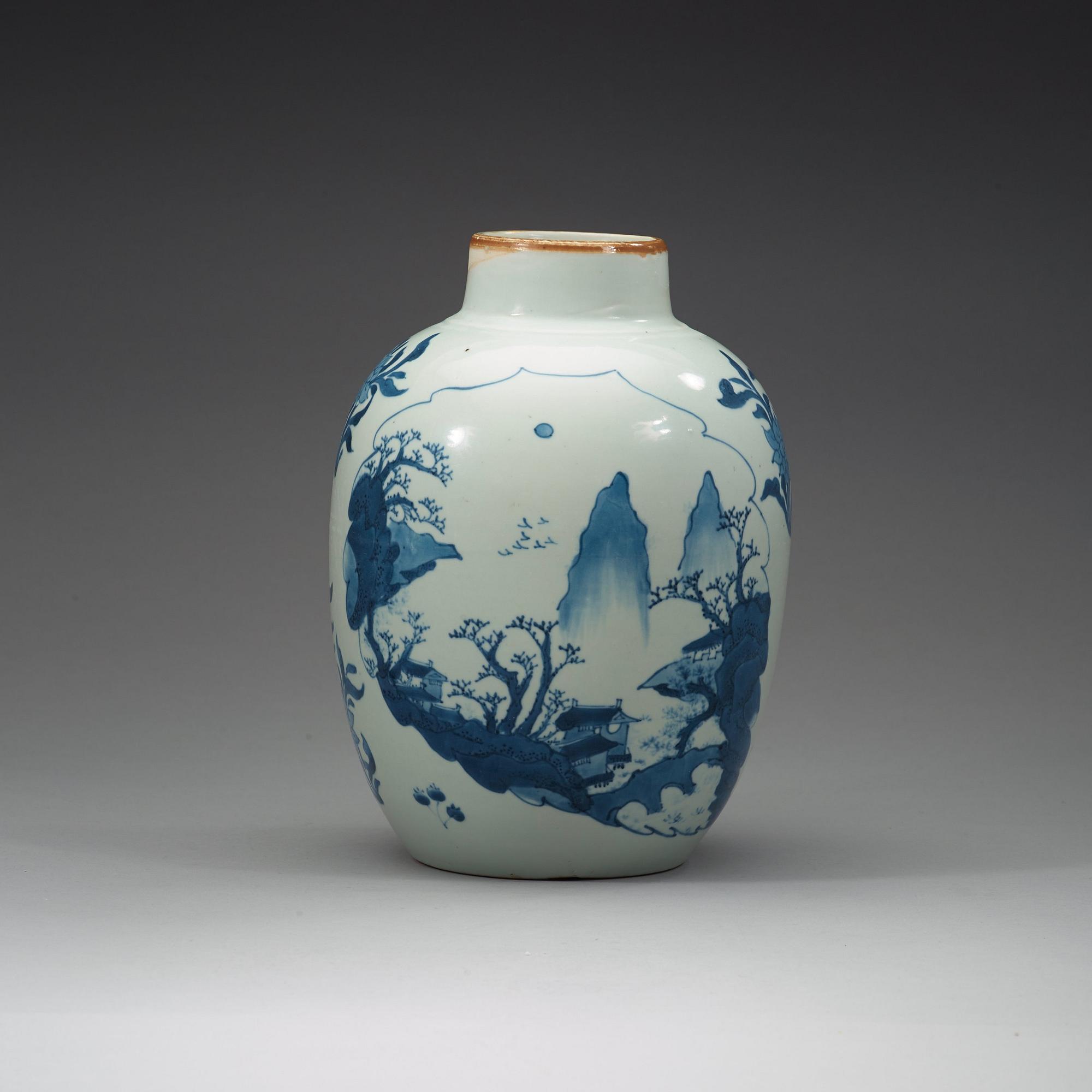 A blue and white Transitional jar, 17th Century.