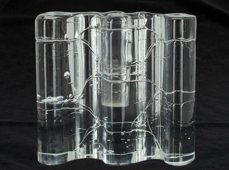 GLASSKULPTUR / LJUSSTAKE,  glas, "Archipelago", sign. Timo Sarpaneva. Iittala Finland 1980-tal.