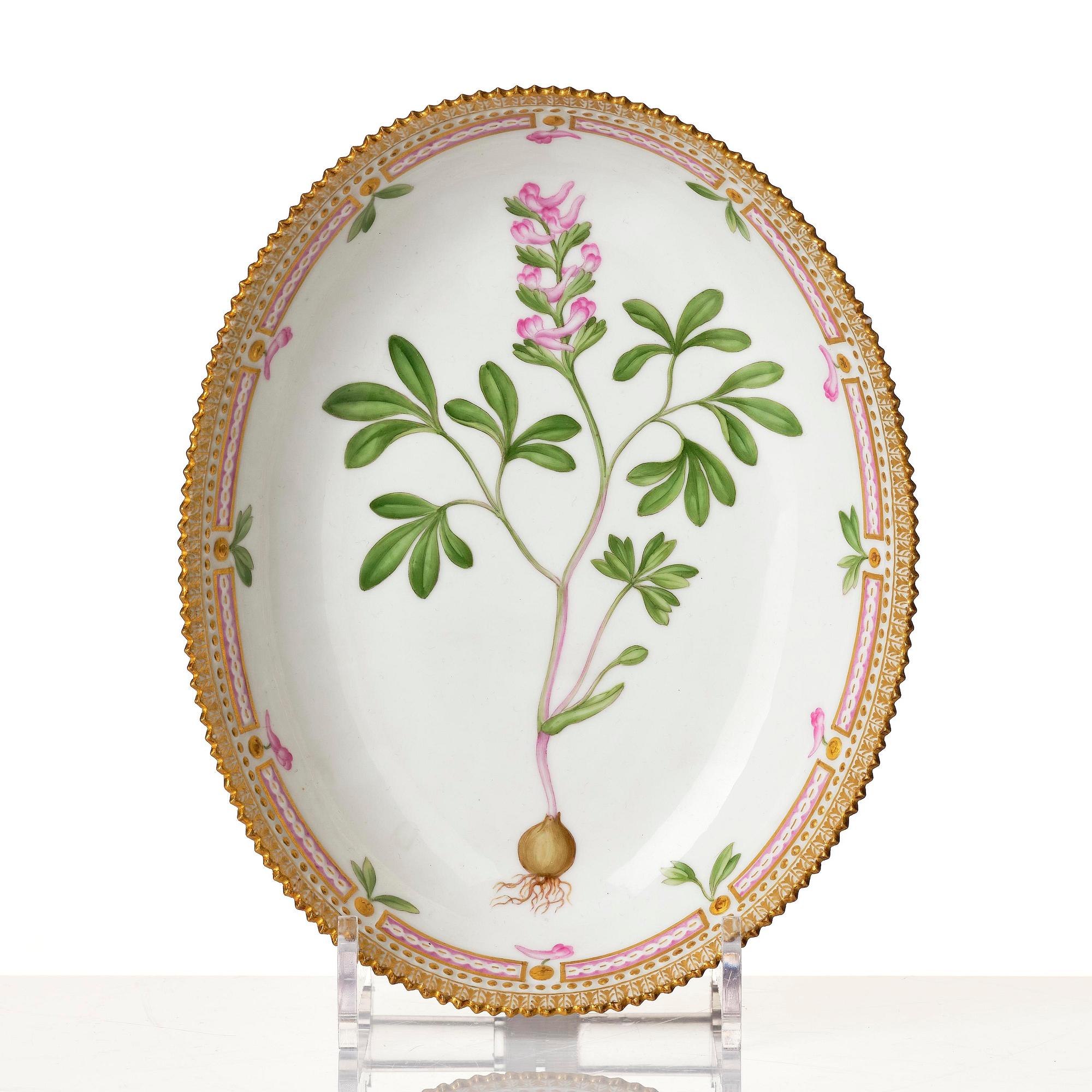A Royal Copenhagen 'Flora Danica' bowl and serving dish, Denamark, 20th century.