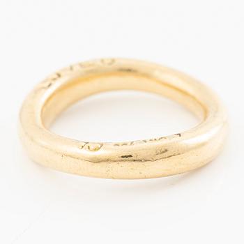 Ole Lynggaard, ring, “Love No. 4”, 18K gold.