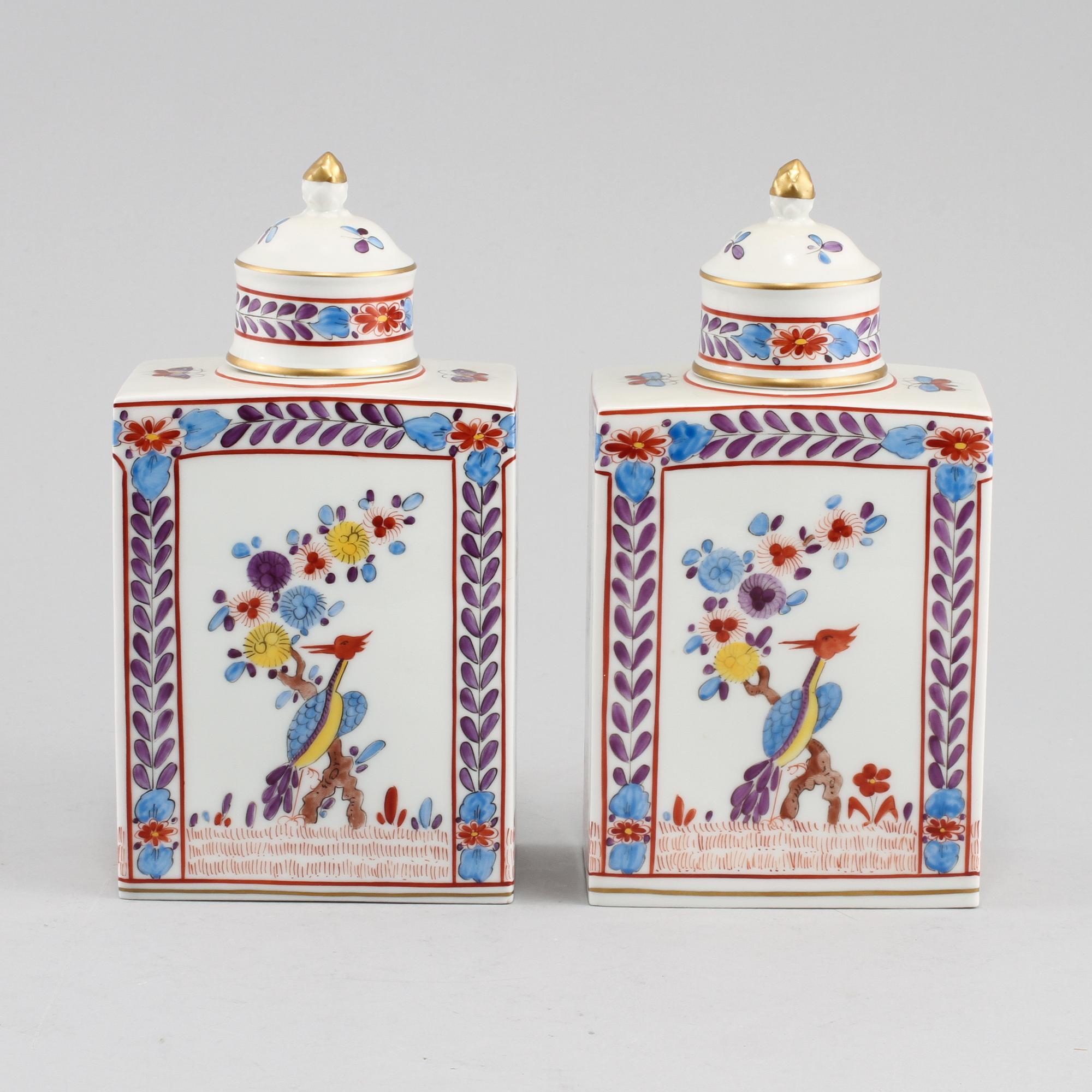 TEDOSOR, ett par, porslin, 1900-talets andra hälft.