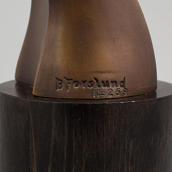 A bronze sculpture "Måsen" by Bror Forslund, signed and numbered 259.