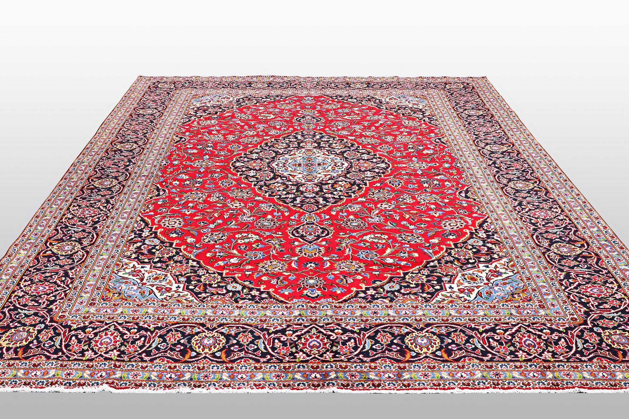 Matta, Keshan, ca 390 x 292 cm.