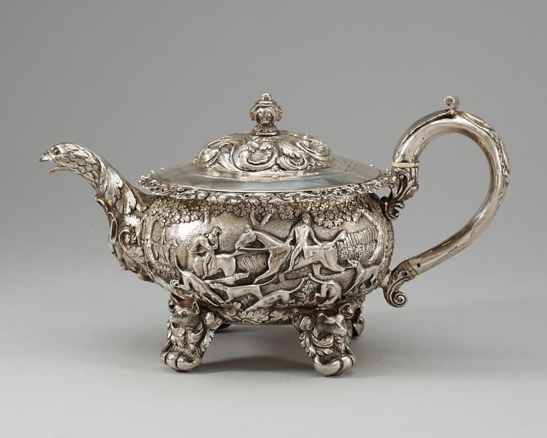 An English teapot, London 1820s.