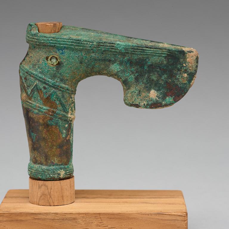 PARTI, bronsföremål, fem delar. Bl.a. Handynastin (206 f. Kr - 220 e. Kr.).