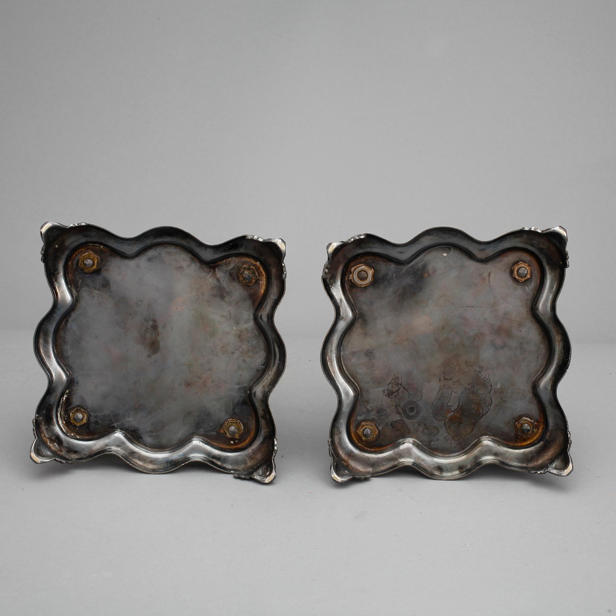 KANDELABRAR, ett par, nysilver, rokokostil, Bernhard Hertz, Stockholm (1894-1898).