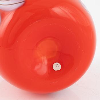 Kerttu Nurminen, a glass vase, Nuutajärvi, Notsjö, Finland.