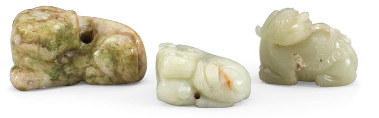 A set of three jade figures, Qing dynasty (1644-1912).