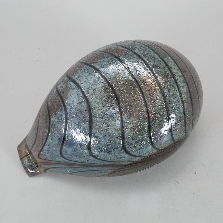 OIVA TOIKKA, a glass sculpture of a bird, Nuutajärvi Notsjö, Finland.