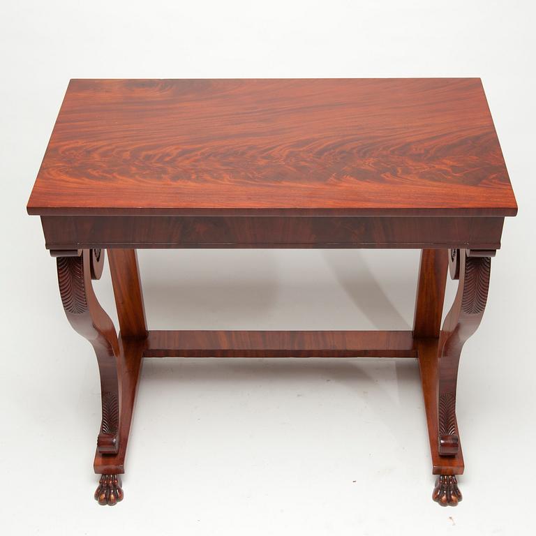 KONSOLBORD, Ryssland 1800-talets första hälft.