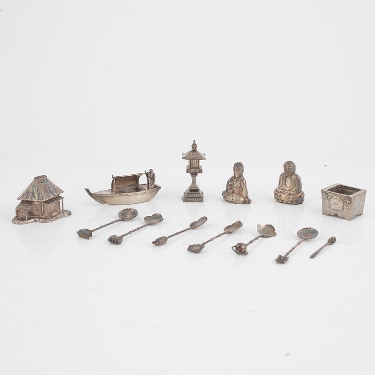 Four shakers, two salt cellars and six spoons, silver, Japan, 20th century.