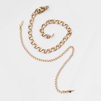 ARMBAND, 2 st, 18K guld, svenska stämplar. Total vikt ca 10 g.