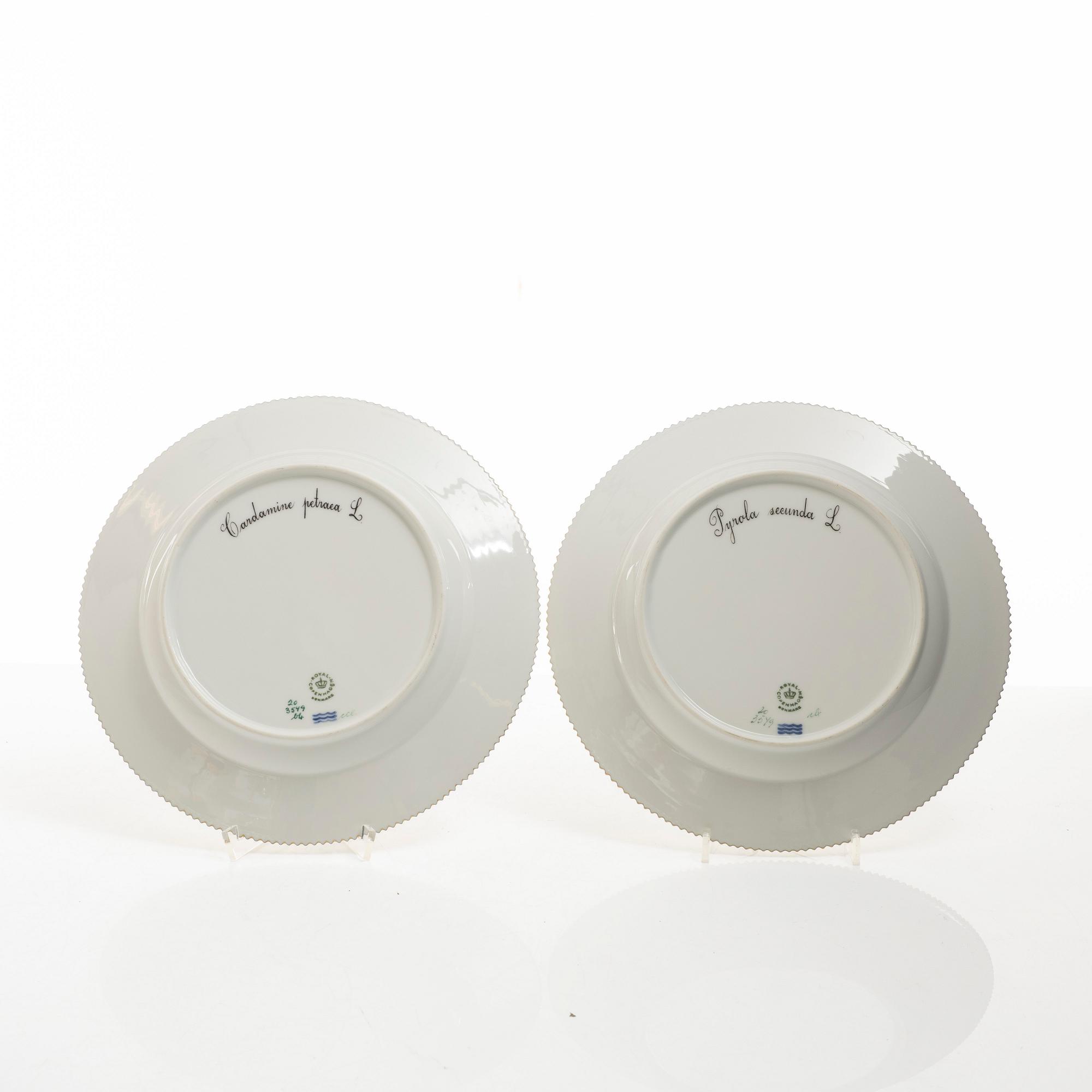 A set of five Royal Copenhagen 'Flora Danica' dinner plates, Denmark, 20th century.