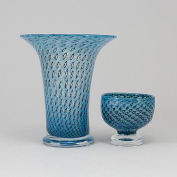 BERTIL VALLIEN, vas och skål på fot, Boda glasbruk 1970-tal.