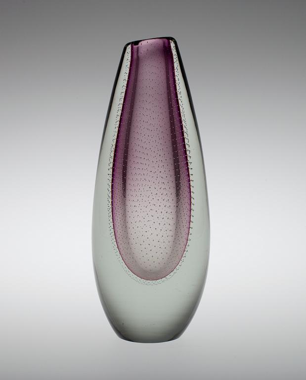 Gunnel Nyman, A VASE.