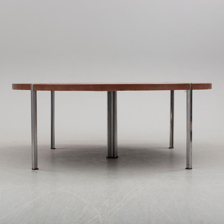 A table ny Walter Knoll, Germany.