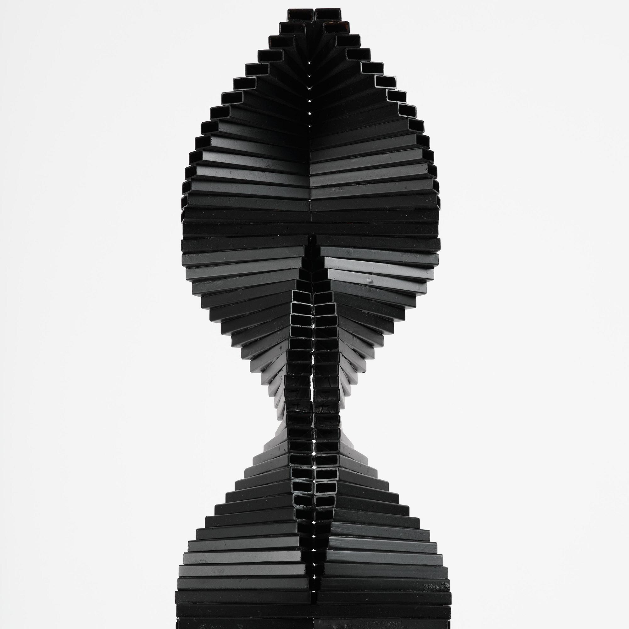 Arne Jones, "Yin-Yang kolonn".