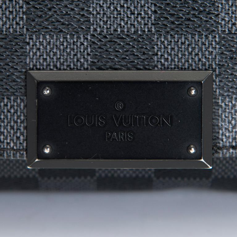 Louis Vuitton, laukku, "District PM Messenger".