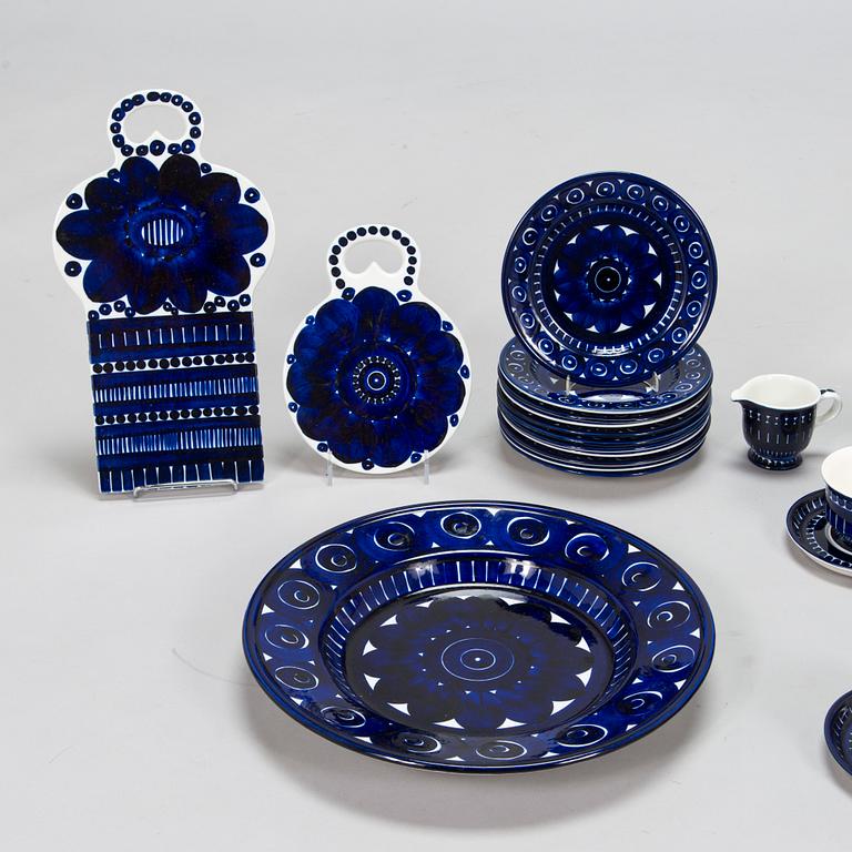 Ulla Procopé, a 27-piece 'Valencia' porcelain tableware set for Arabia.
