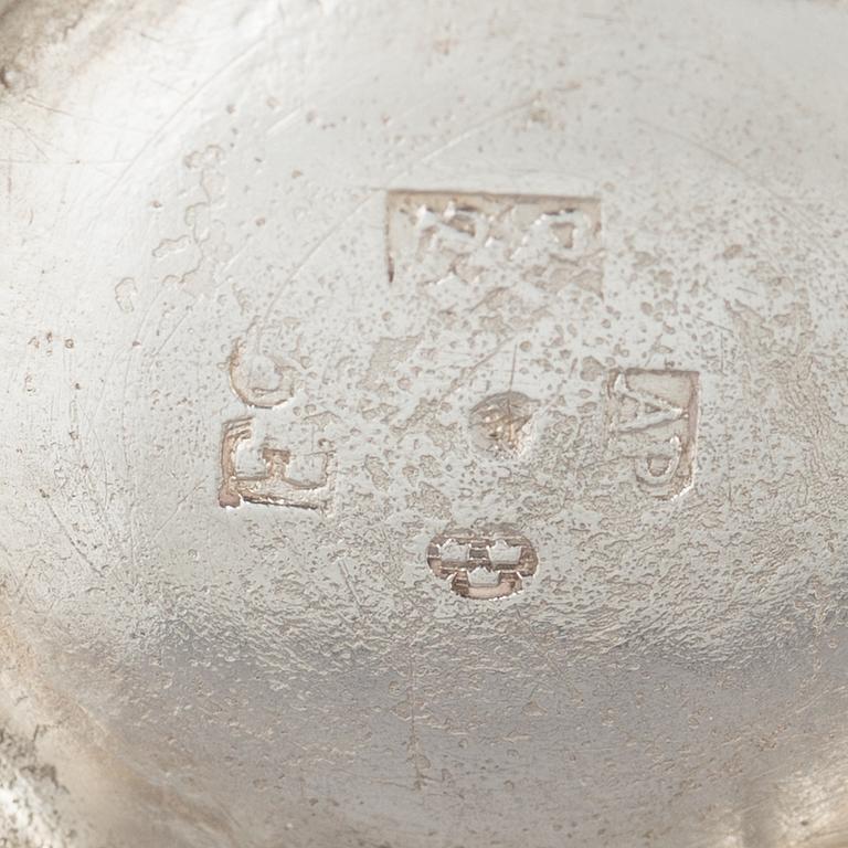 Five silver cups, 18th/19th Century.