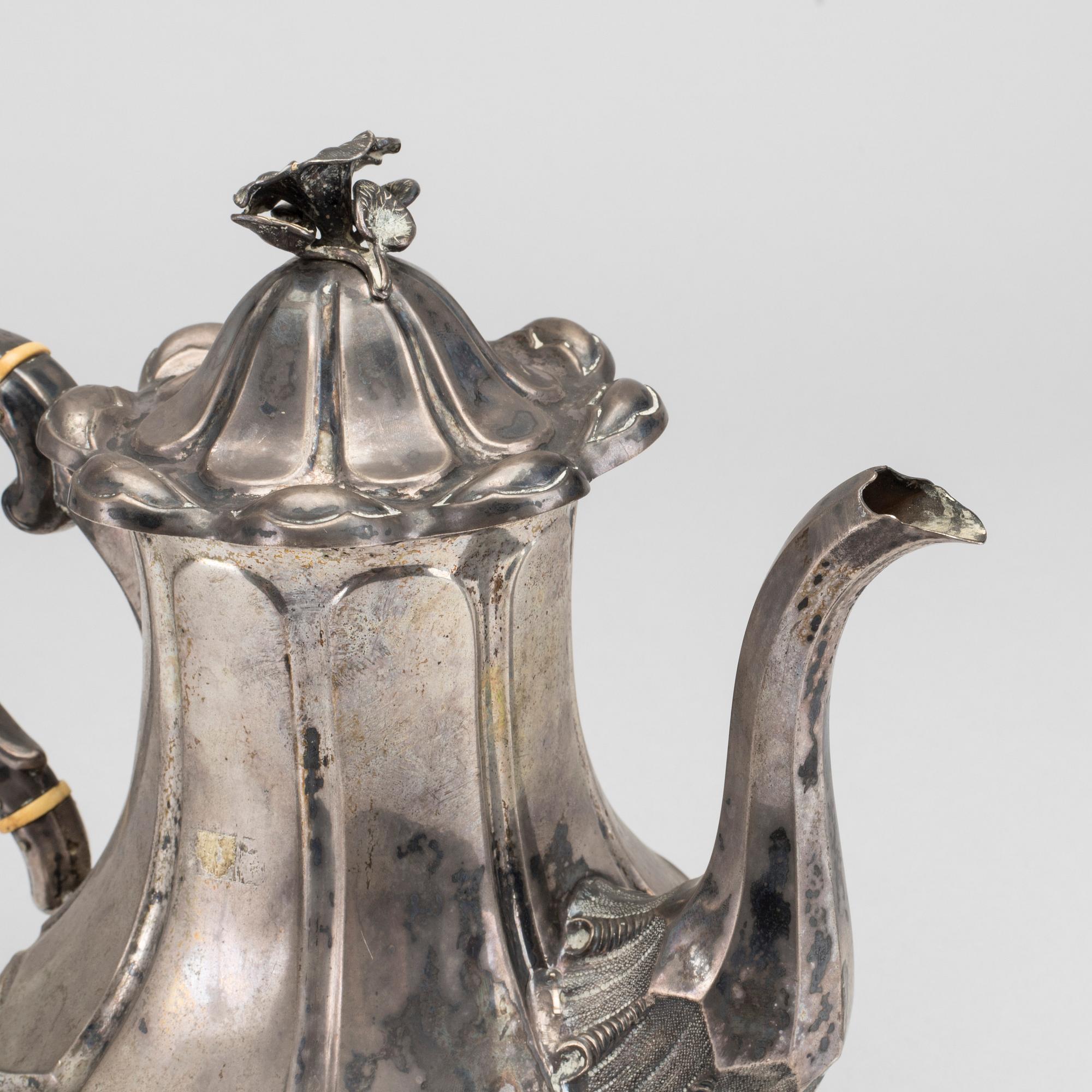 KAFFEKANNA, silver, något otydliga stämplar. Troligen Gabriel Dahlberg, Lund 1856.