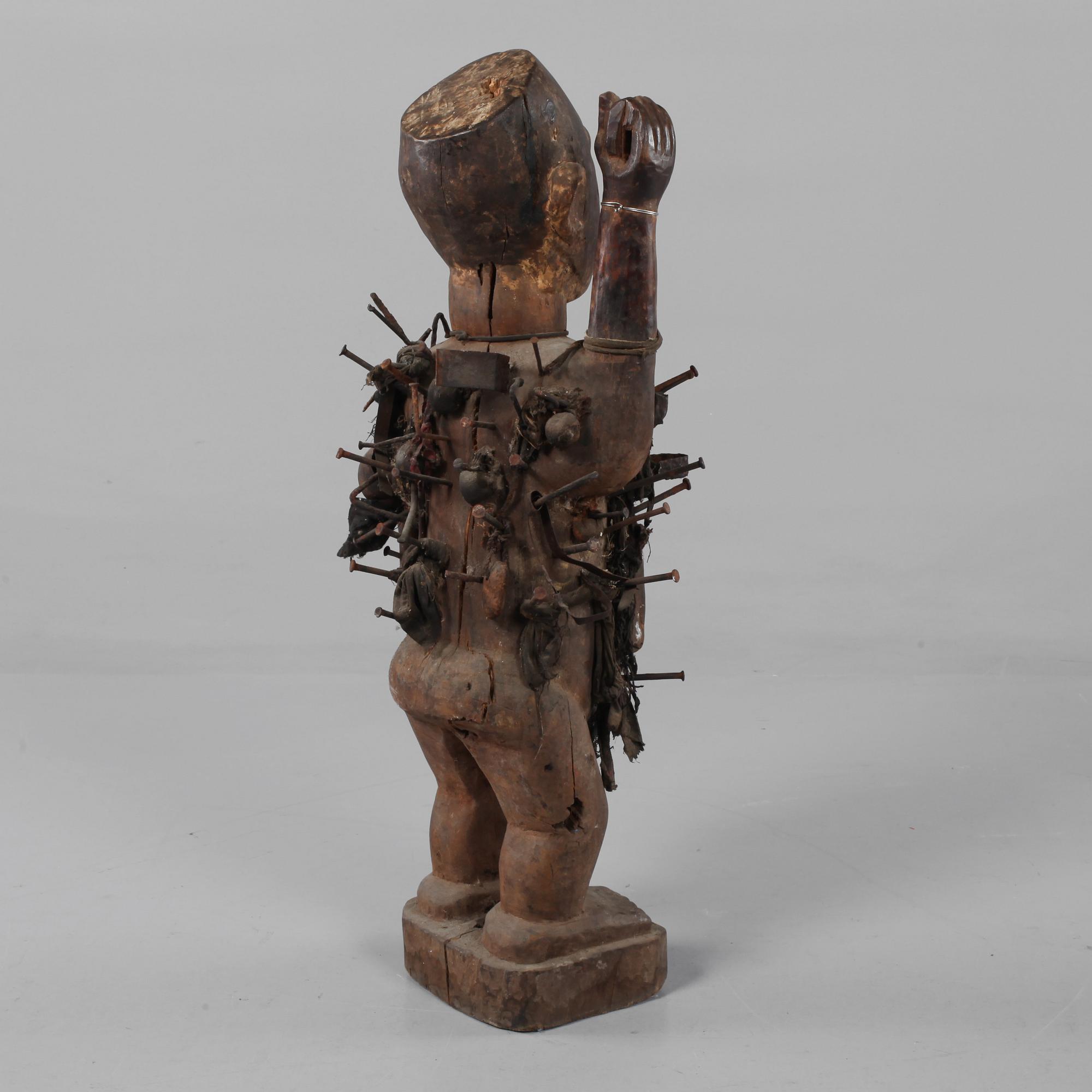 FIGUR, spikfetisch, Afrika, 1900-tal.