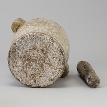 A 19th/20th century marble mortar.