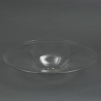 Hanne Dreutler & Arthur Zirnsack, "Äpple-Plommon-fat  nr 1", med åtta frukter i glas, Studio Åhus, 1988.
