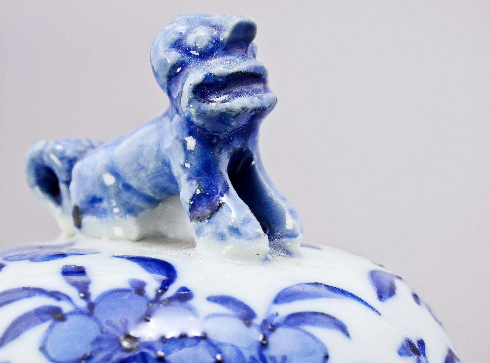 VAS, porslin, Kina, 1900-talets första del.