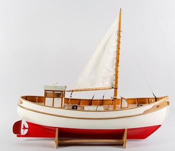 MODELLBÅT. Märkt "Therese".