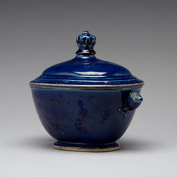 TERRIN med LOCK, porslin. Qingdynastin, Qianlong (1736-95).
