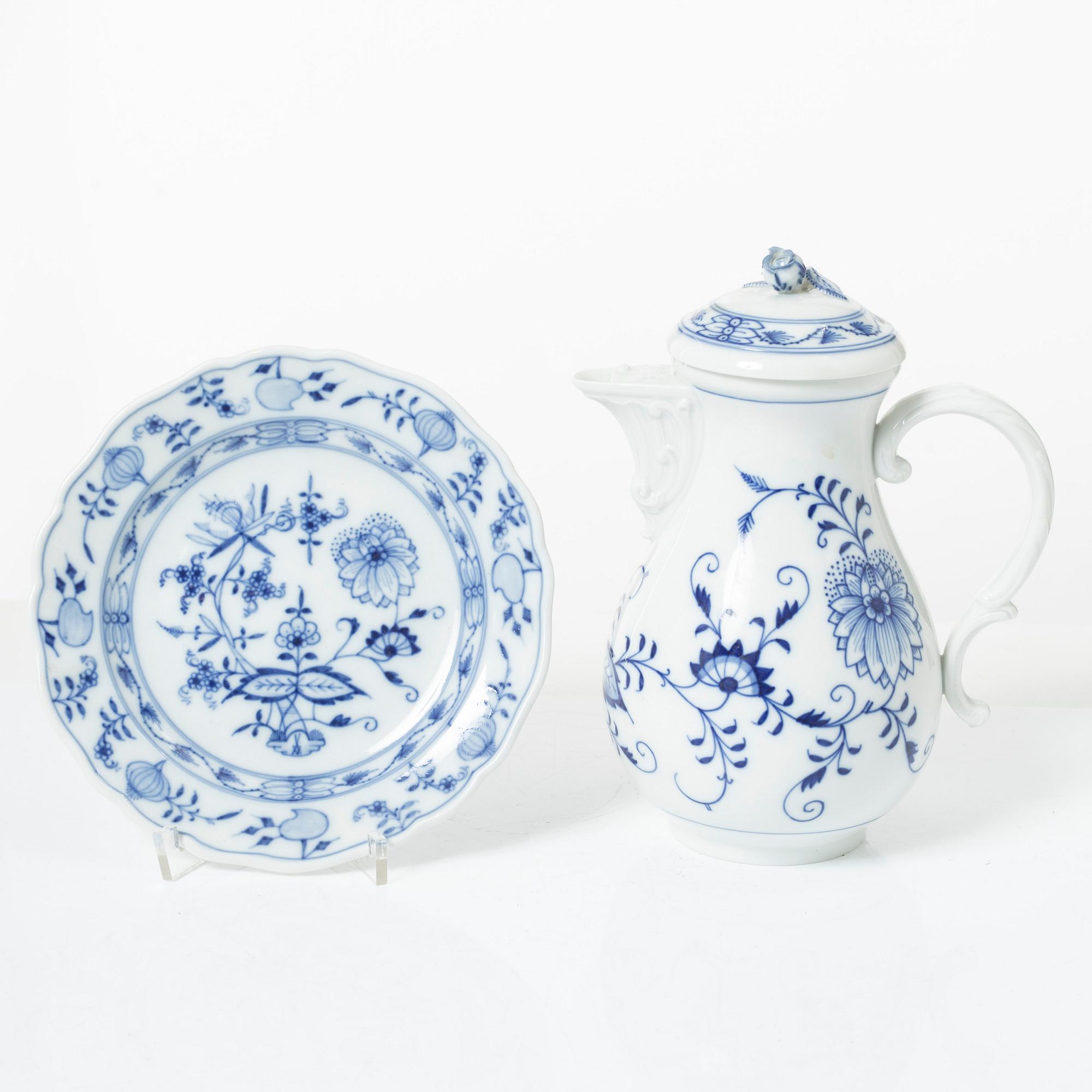 Meissen, A 38-piece porcelain coffee service, 'Zwiebelmuster', Meissen, Germany.