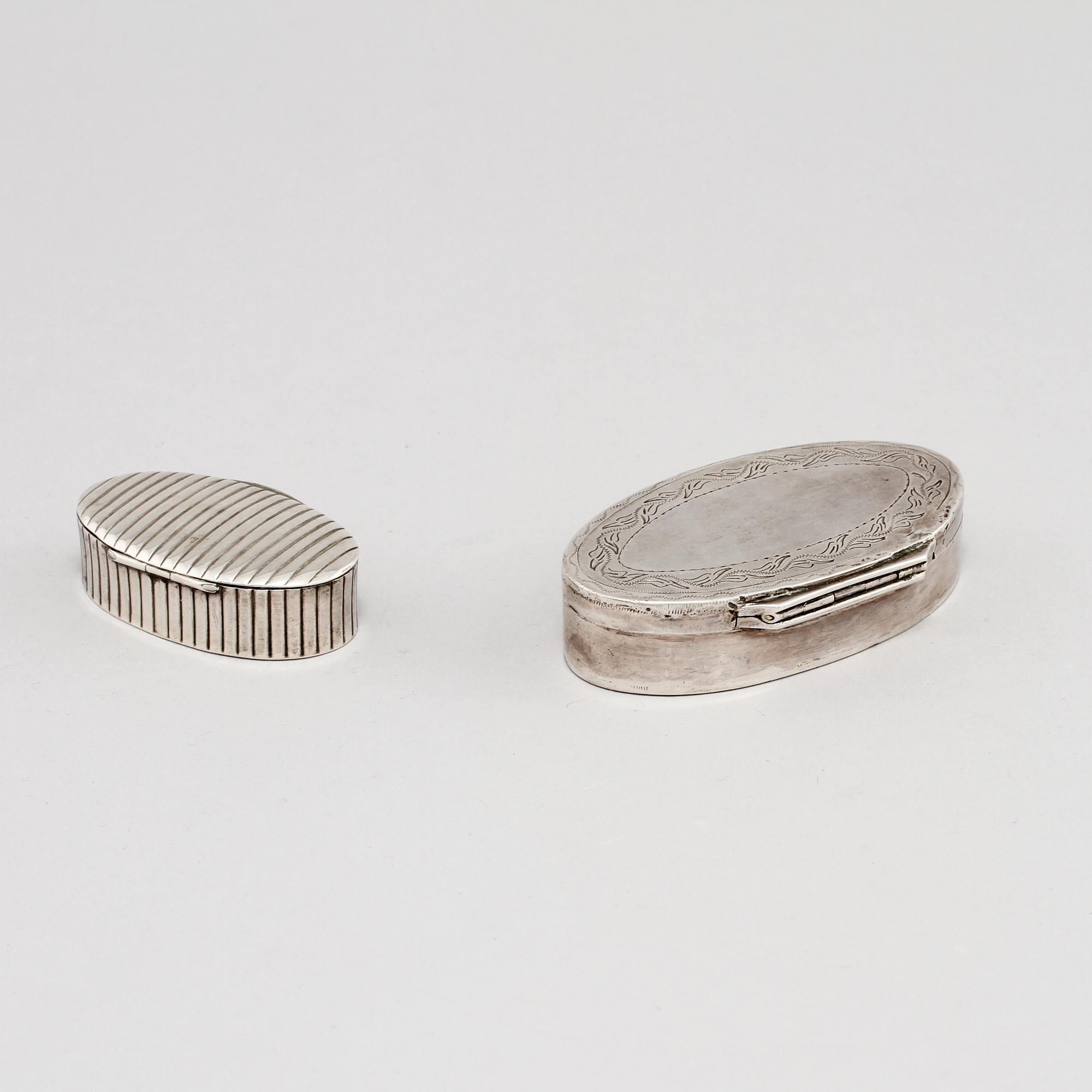 DOSOR, 2 st, silver, 1800-tal respektive 1900-tal. Vikt 67 g.