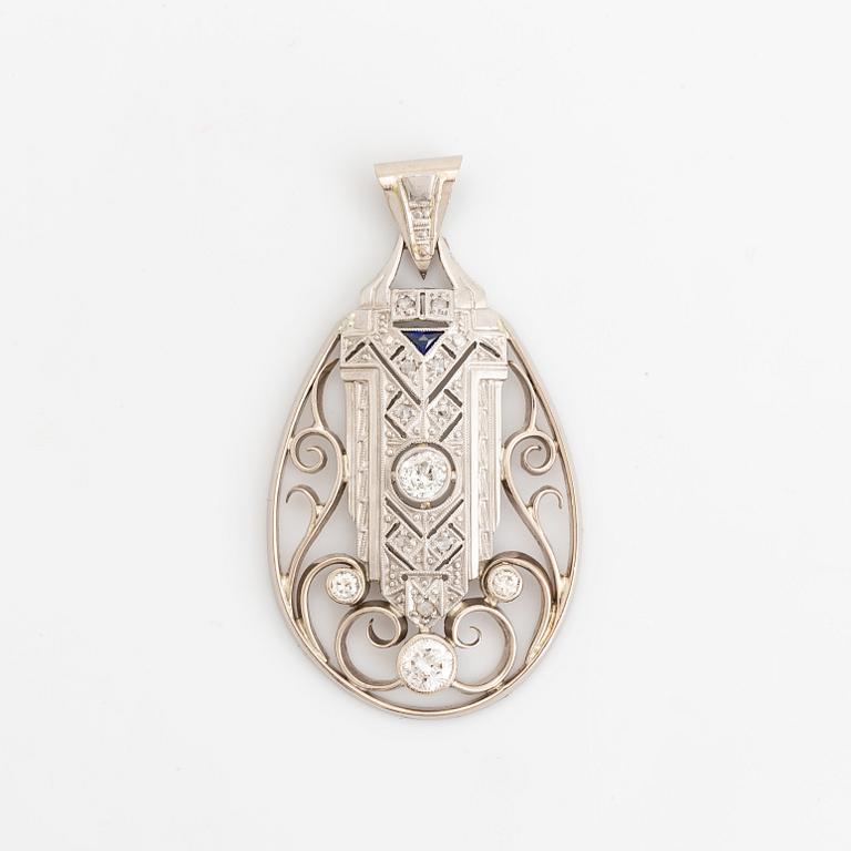 Brilliant cut and rose cut diamond pendant.
