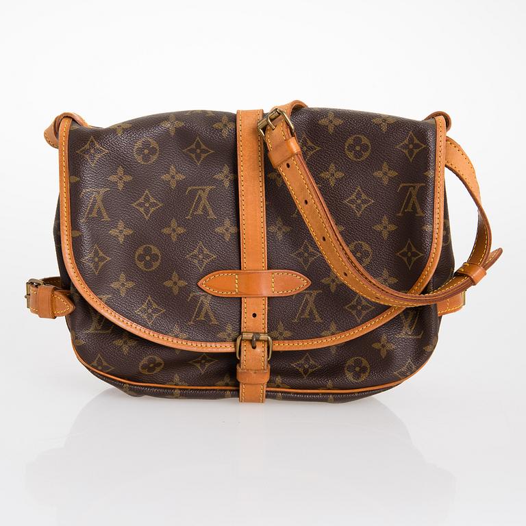 LOUIS VUITTON, 'Saumur 30' shoulder bag.