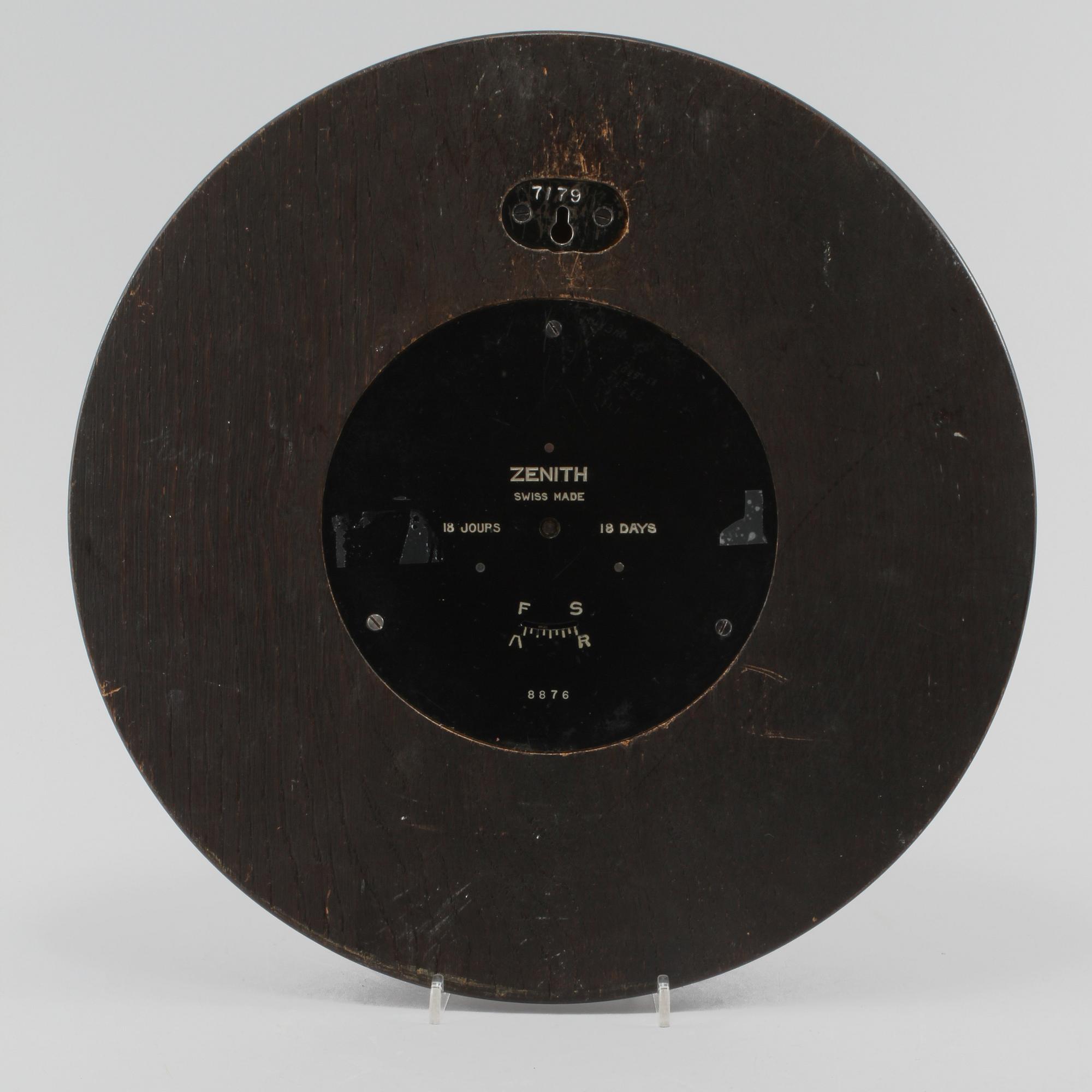 VÄGGKLOCKA, Zenith, 1900-talets första hälft.