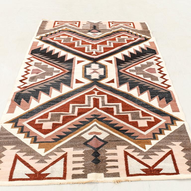 Matta Navajo ca 240x157 cm.