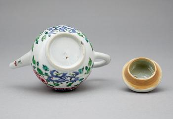 TEKANNA, porslin, Yongzheng/Qianlong Kina 1700-tal.