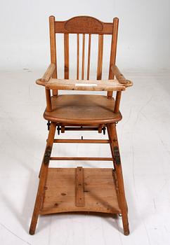 BARNSTOL, trä, 1900-talets första hälft.