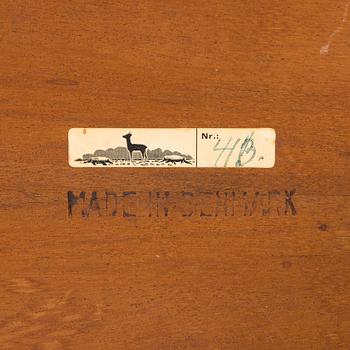 Severin Hansen, sivupöytiä, pari, malli 41B, Haslev Møbelfabrik, Tanska, 1900-luvun puoliväli.