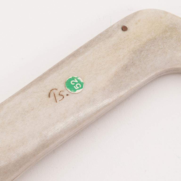 A reindeer horn knife by Thore Sunna, before 1965, signed.