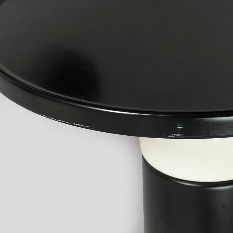 Yrjö Kukkapuro, pöytä, "Saturnus", tilaustyö, Haimi,  1970-luvun loppu.